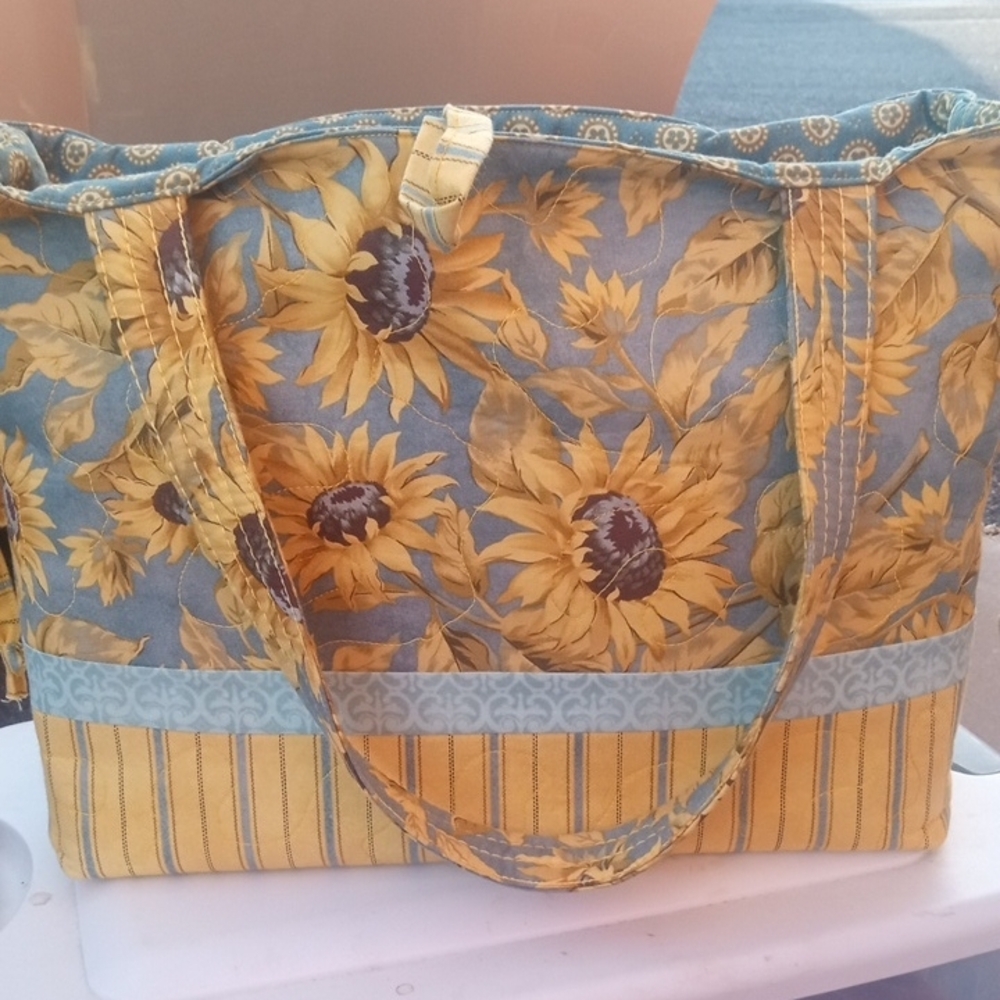 Sunflower Design Baby Gym Bag Purse Tote Carry-All With Handles & Matching Case - Picture 3 of 16